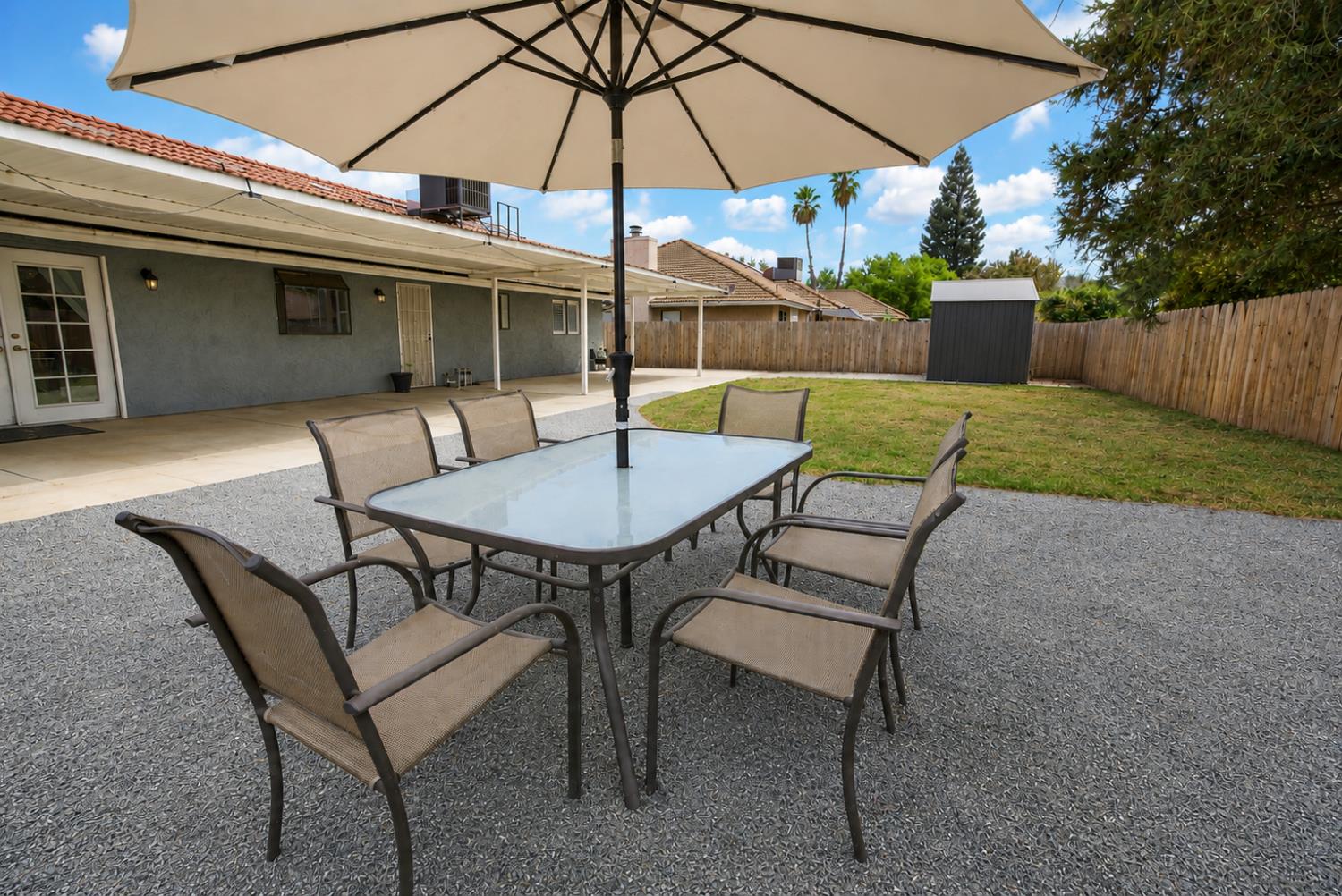 952 Holly Ave, Clovis, CA 93611