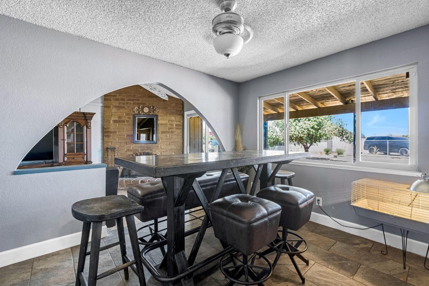 6852 W Mckinley Ave, Fresno, CA 93723