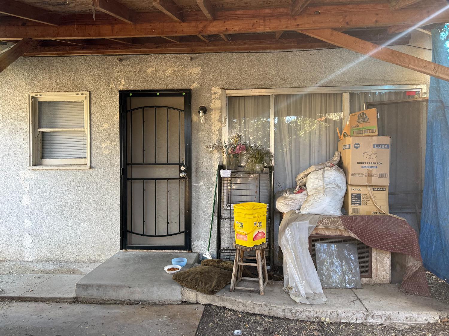 827 E Clinton, Fresno, CA 93704