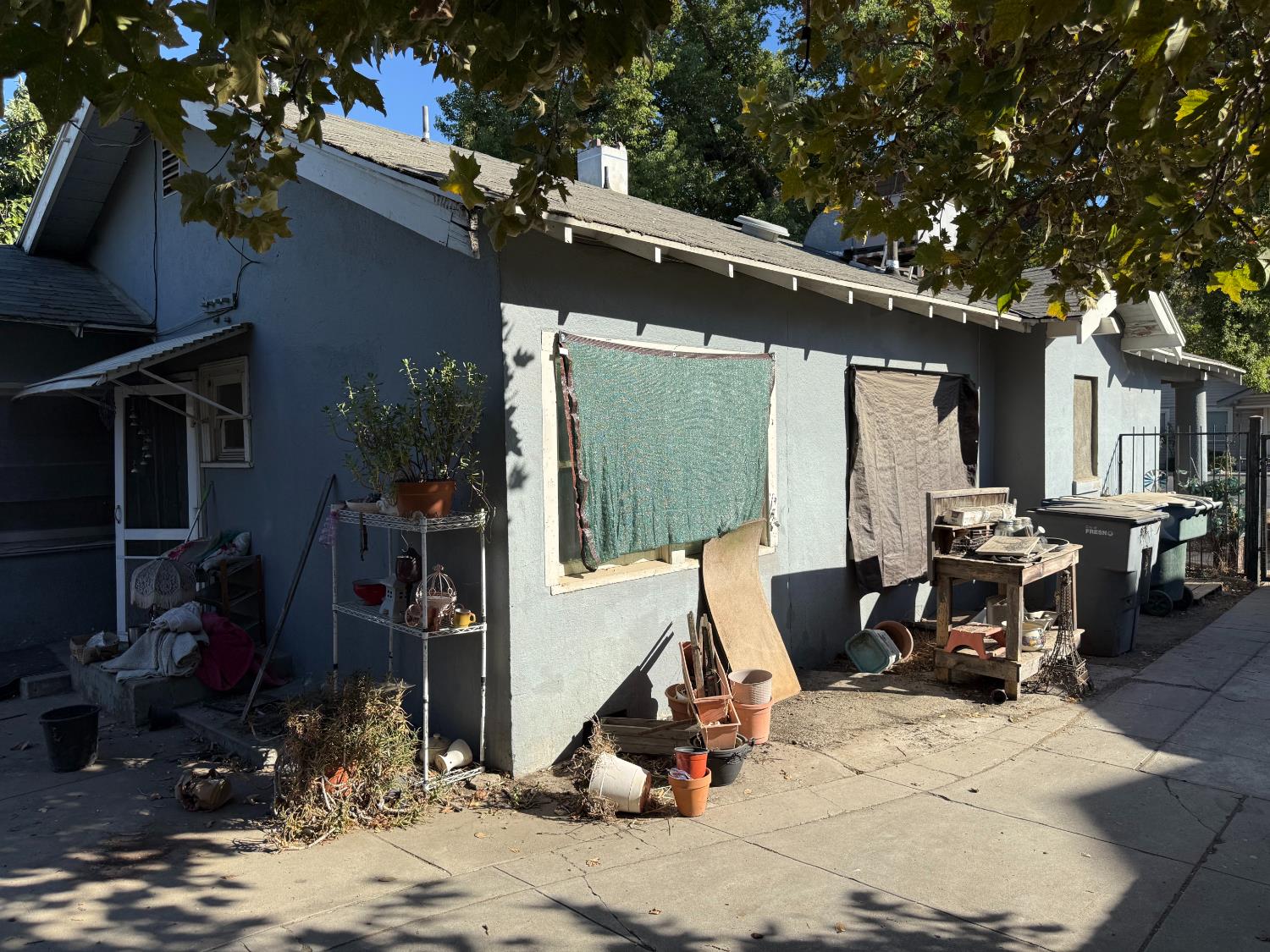 827 E Clinton, Fresno, CA 93704