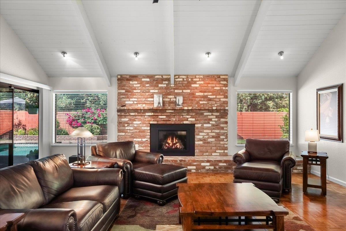 7637 N Cheryl Ave, Fresno, CA 93711