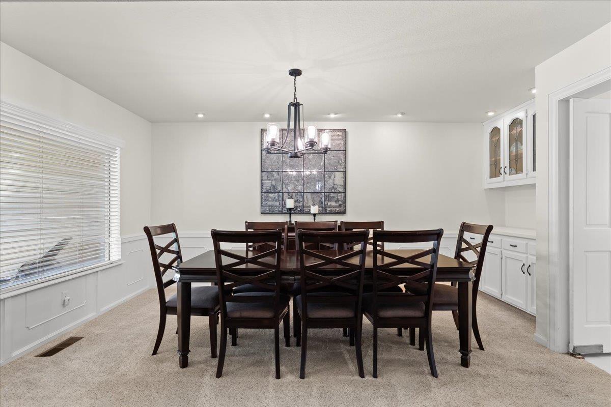 7637 N Cheryl Ave, Fresno, CA 93711