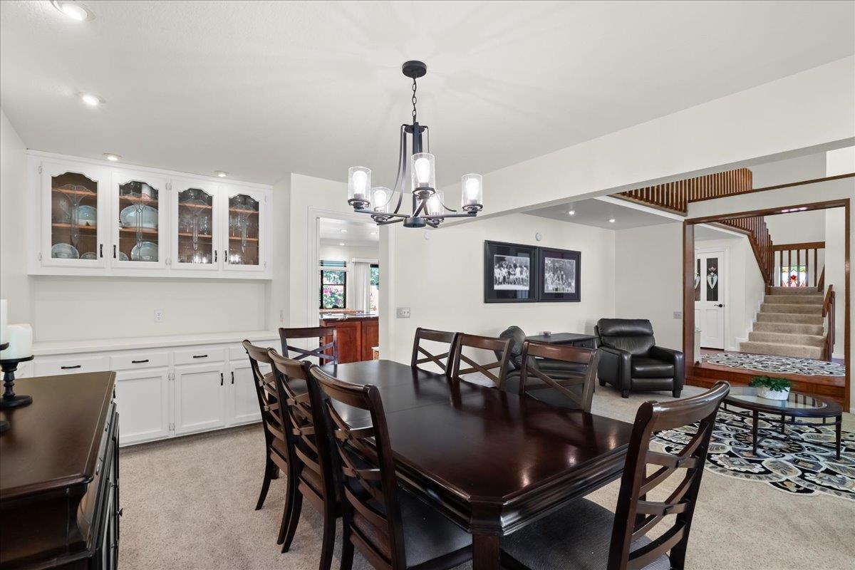 7637 N Cheryl Ave, Fresno, CA 93711