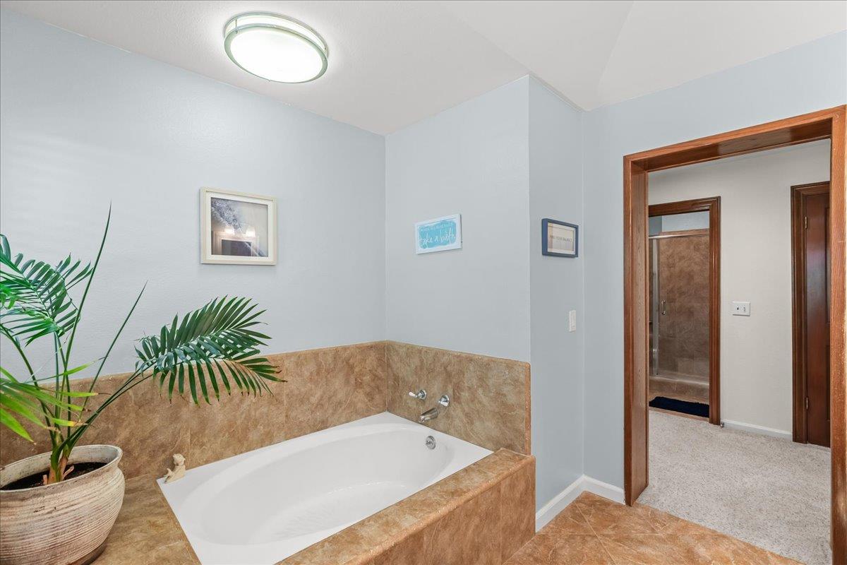 7637 N Cheryl Ave, Fresno, CA 93711
