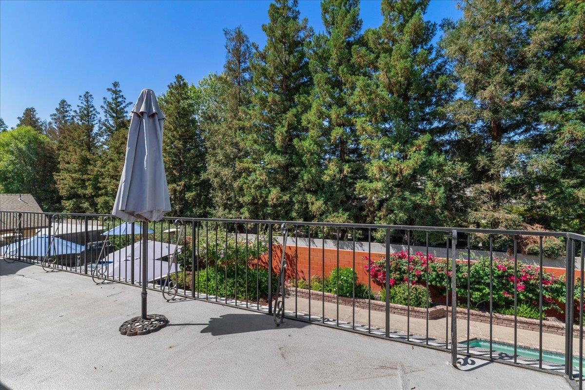 7637 N Cheryl Ave, Fresno, CA 93711