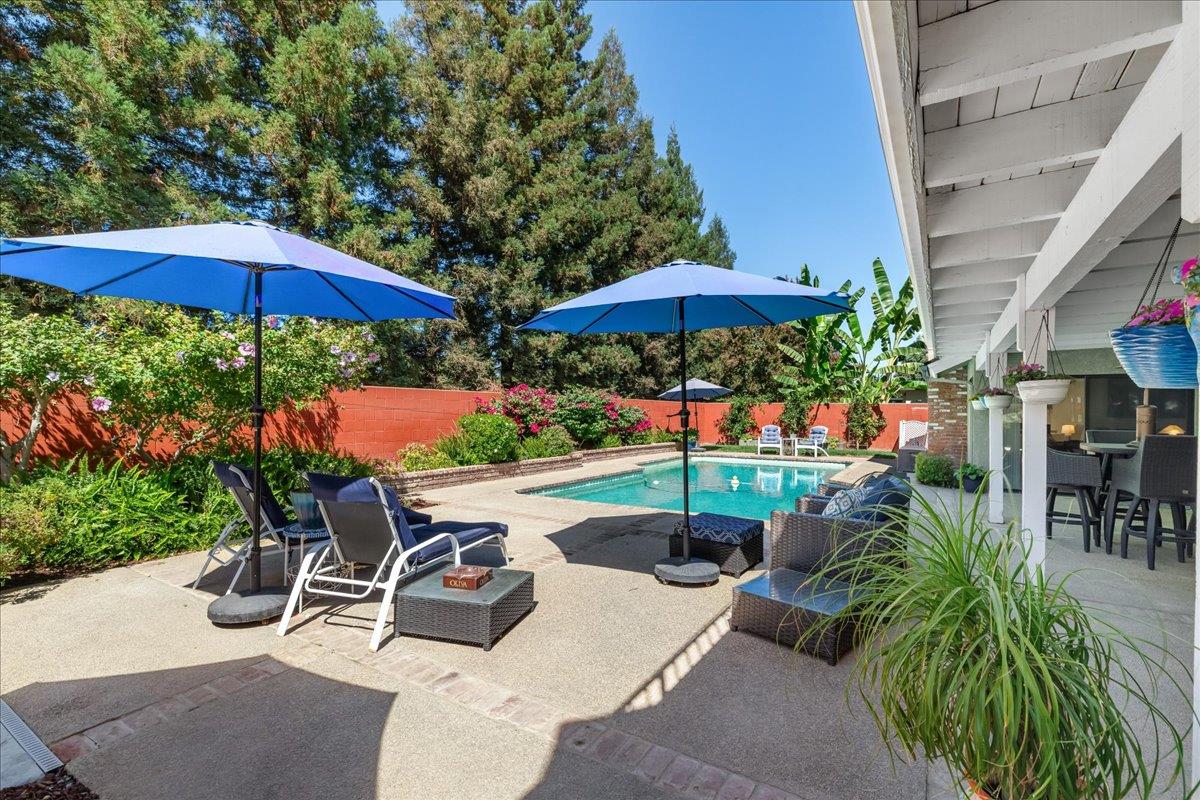 7637 N Cheryl Ave, Fresno, CA 93711