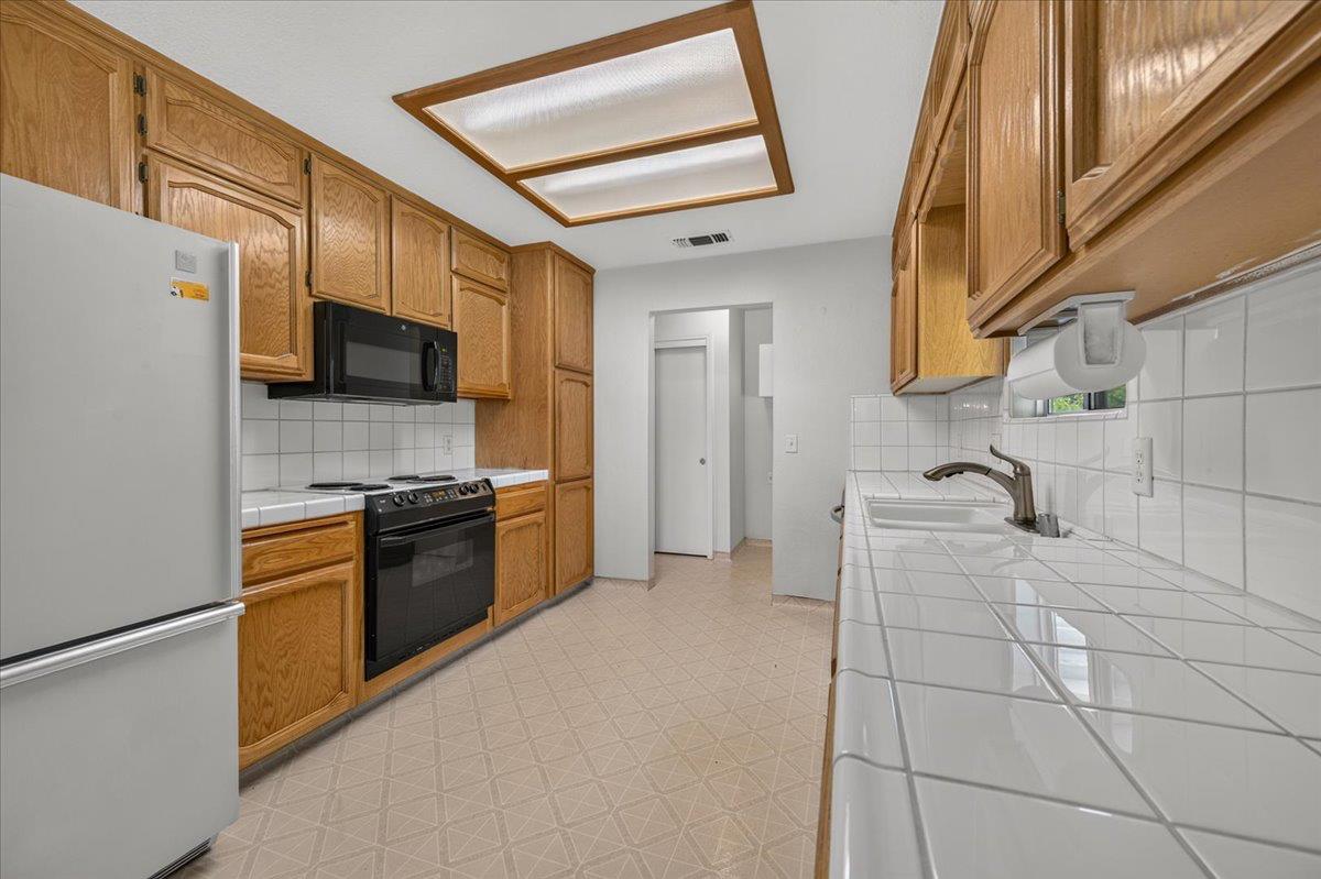 12778 Mesa Dr, Madera, CA 93636