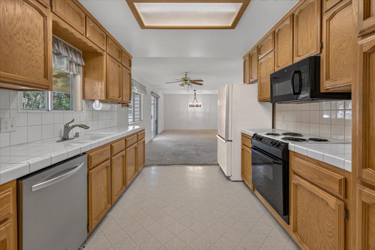 12778 Mesa Dr, Madera, CA 93636