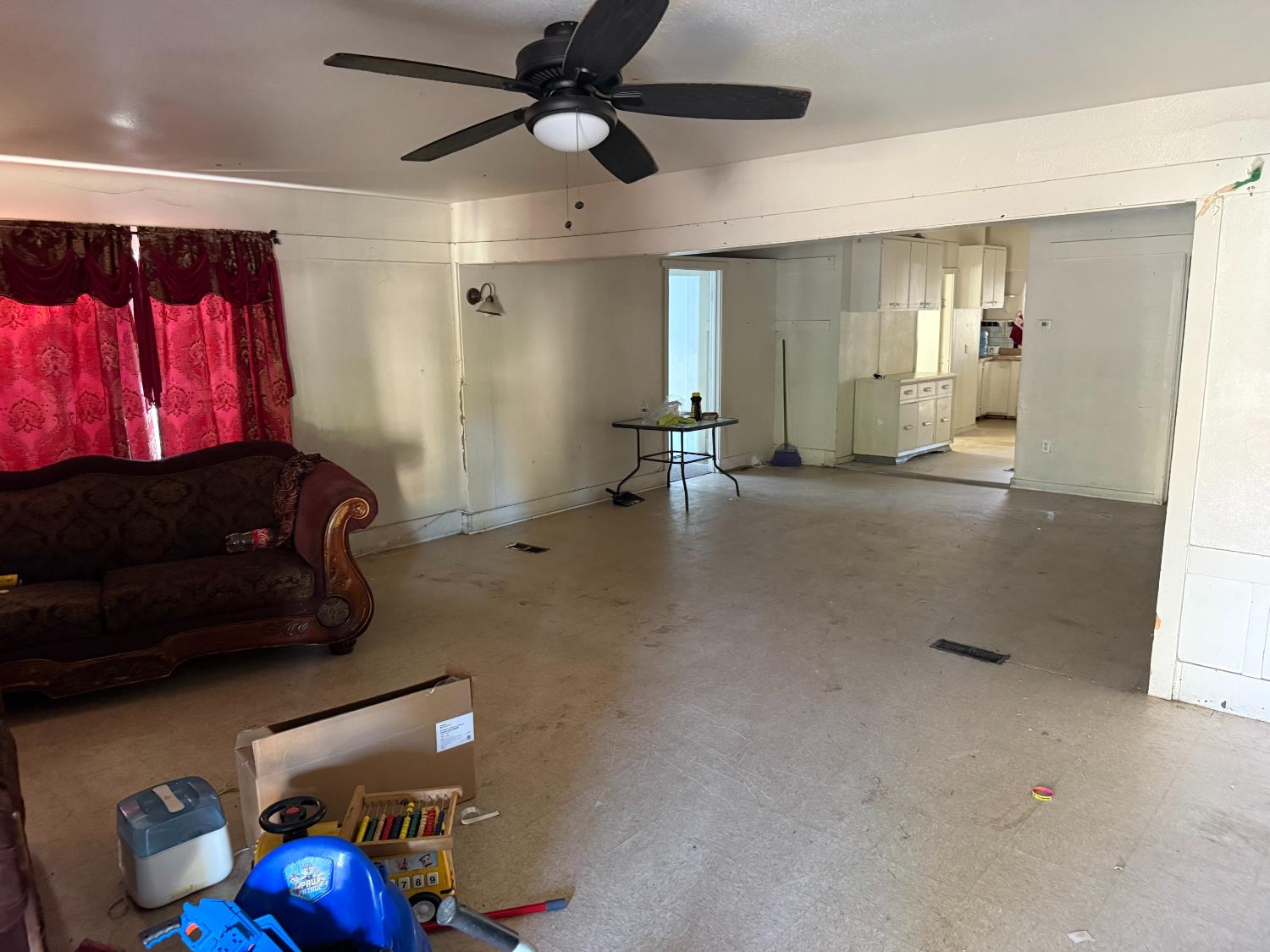 804 S 4th St, Fresno, CA 93702