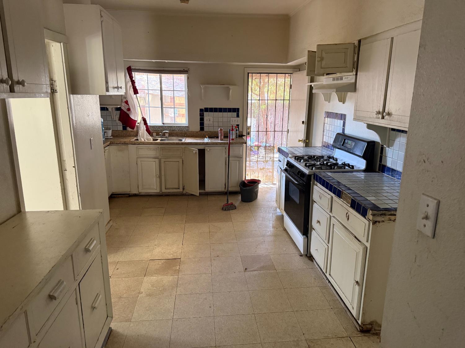 804 S 4th St, Fresno, CA 93702