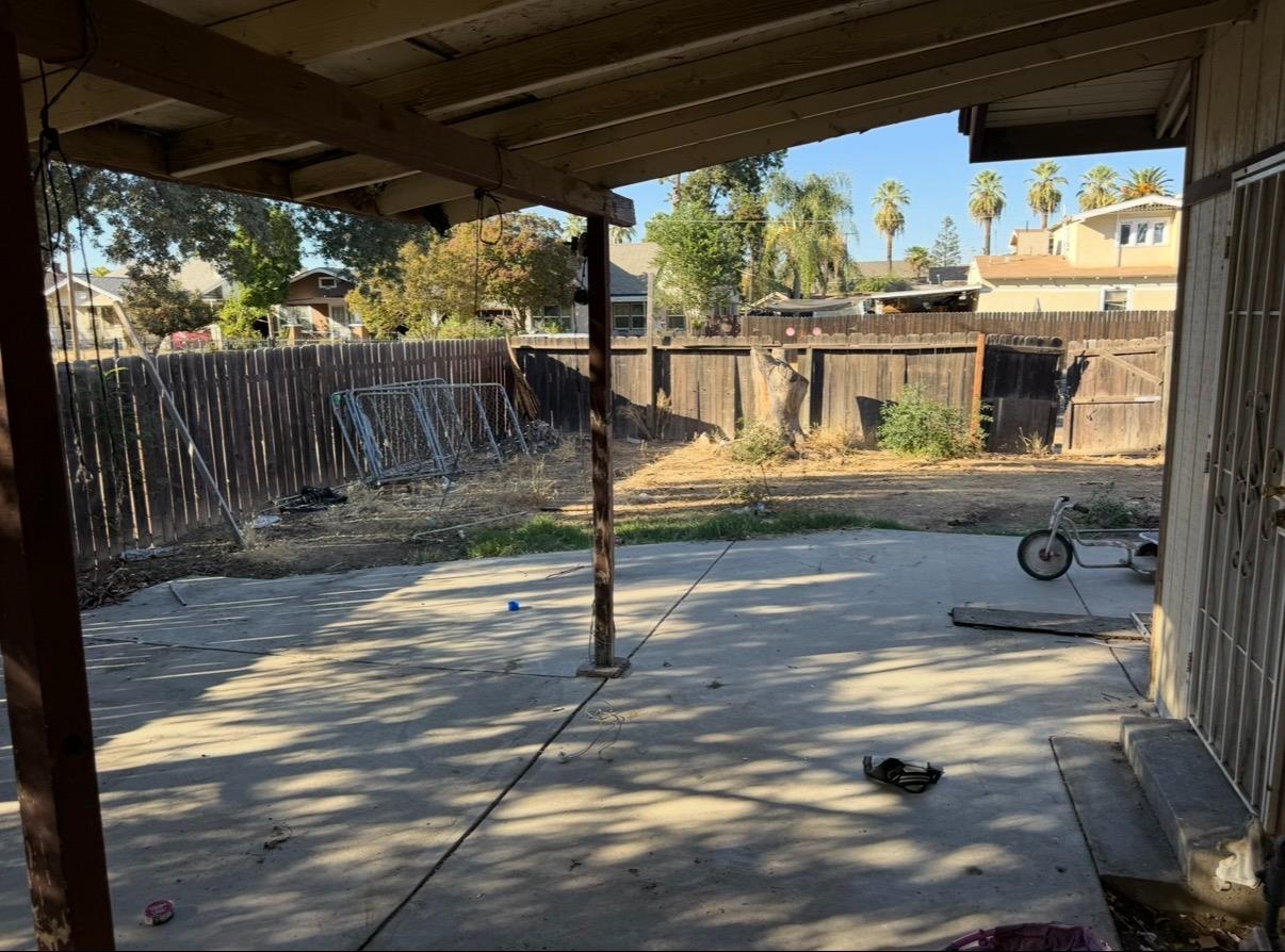 804 S 4th St, Fresno, CA 93702