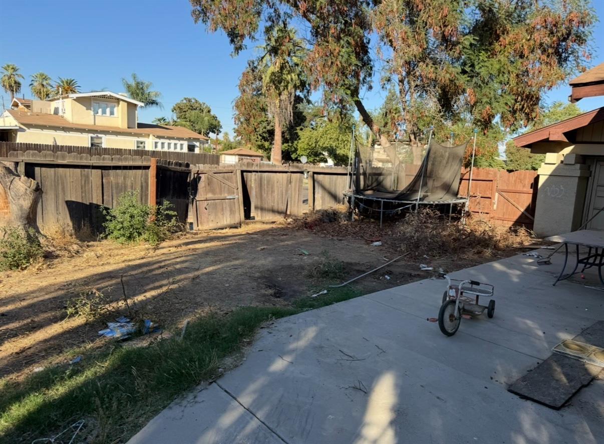 804 S 4th St, Fresno, CA 93702