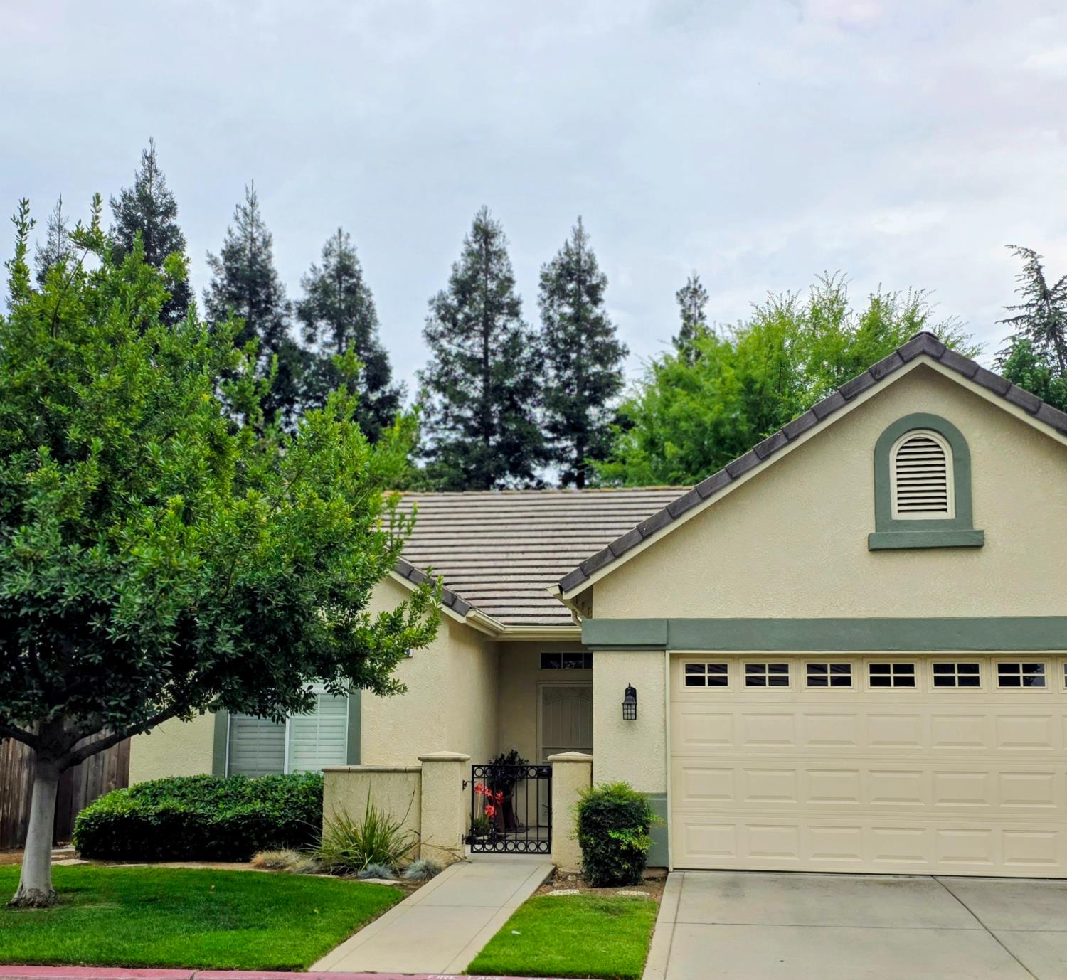 2230 Dawson Cove Ln S, Clovis, CA 93611