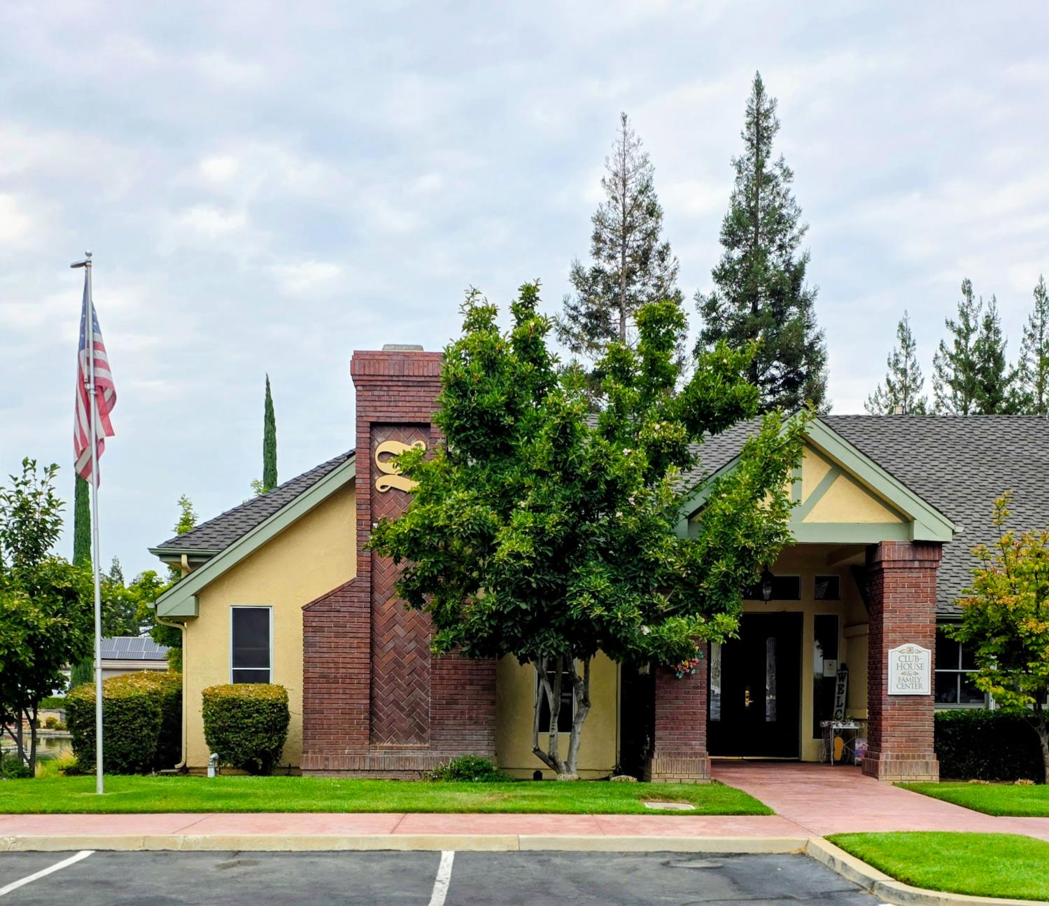 2230 Dawson Cove Ln S, Clovis, CA 93611