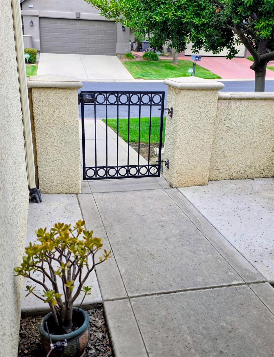 2230 Dawson Cove Ln S, Clovis, CA 93611