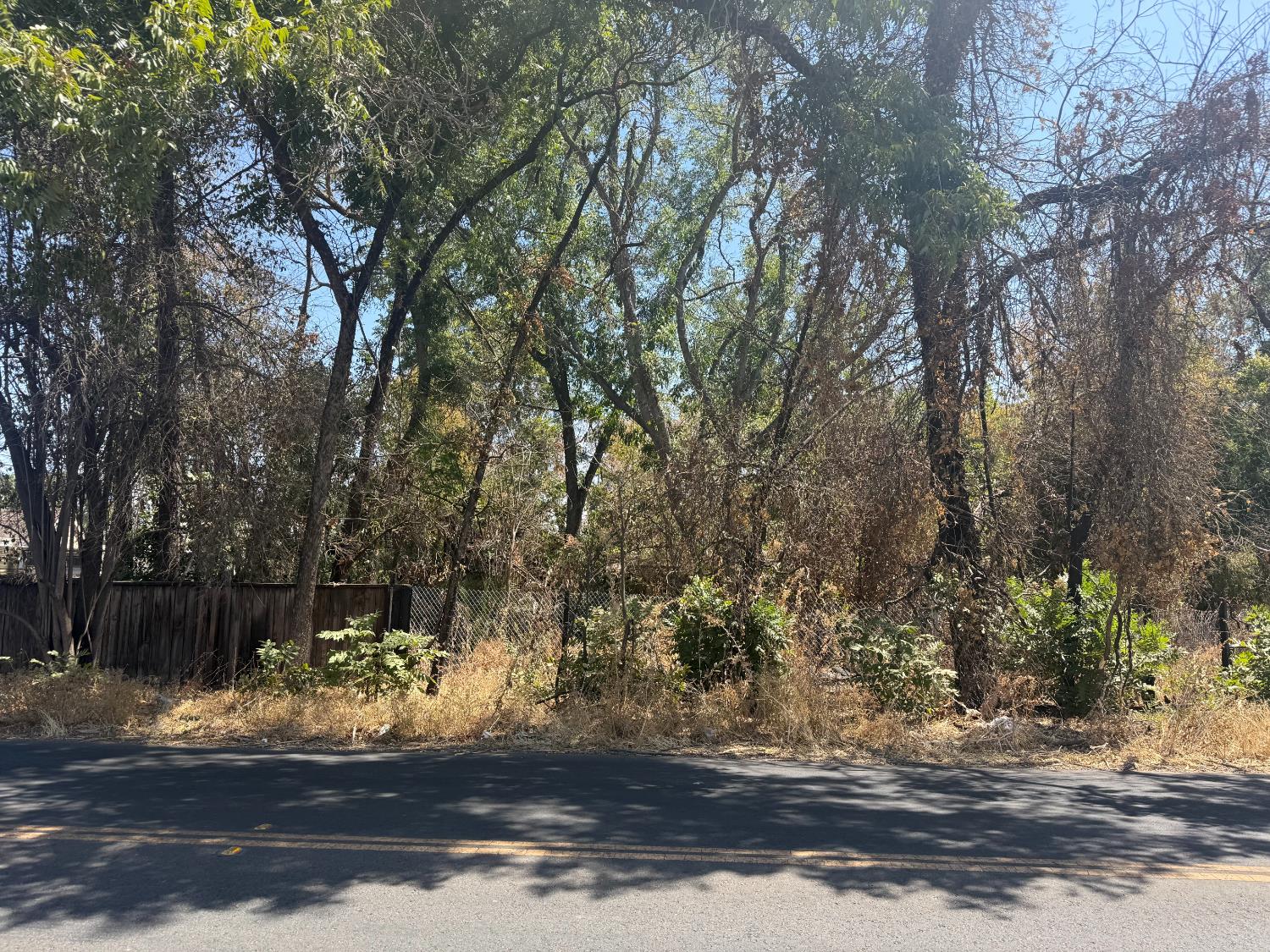 5007 E McKenzie Ave, Fresno, CA 93727