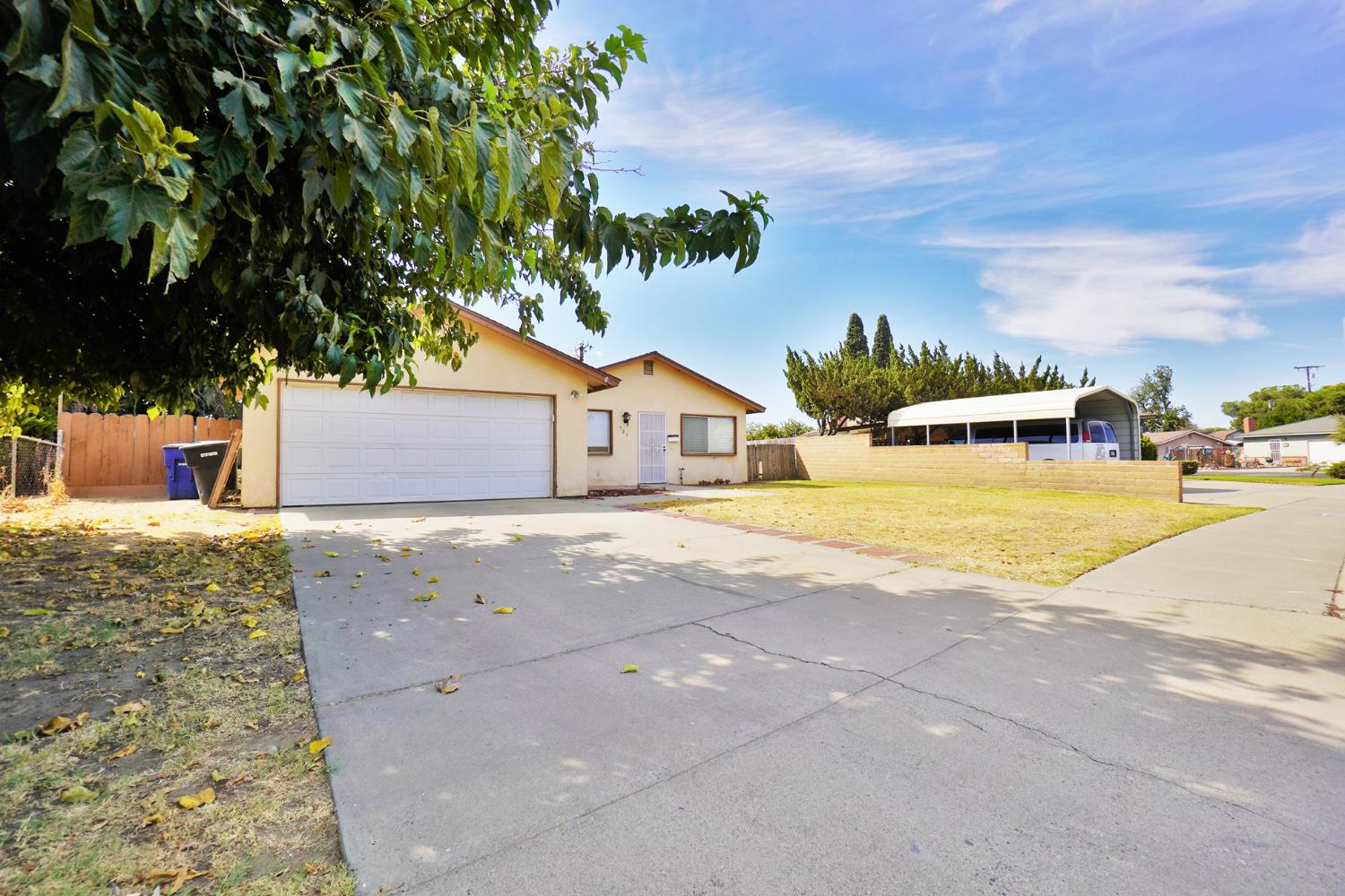 905 E Florinda St, Hanford, CA 93230