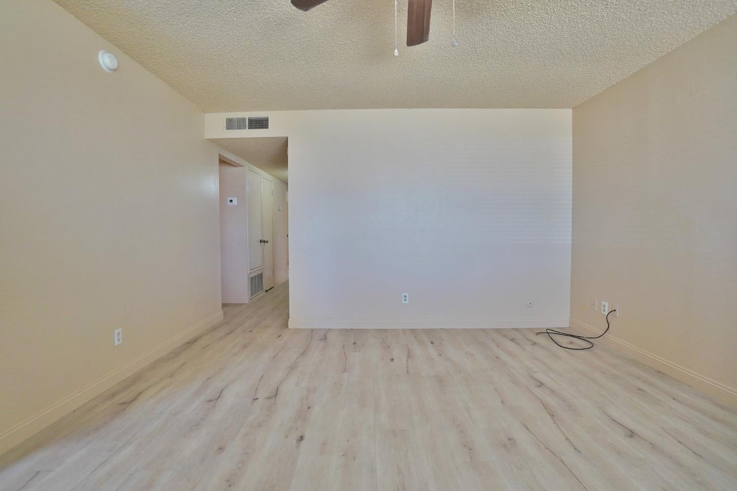 905 E Florinda St, Hanford, CA 93230