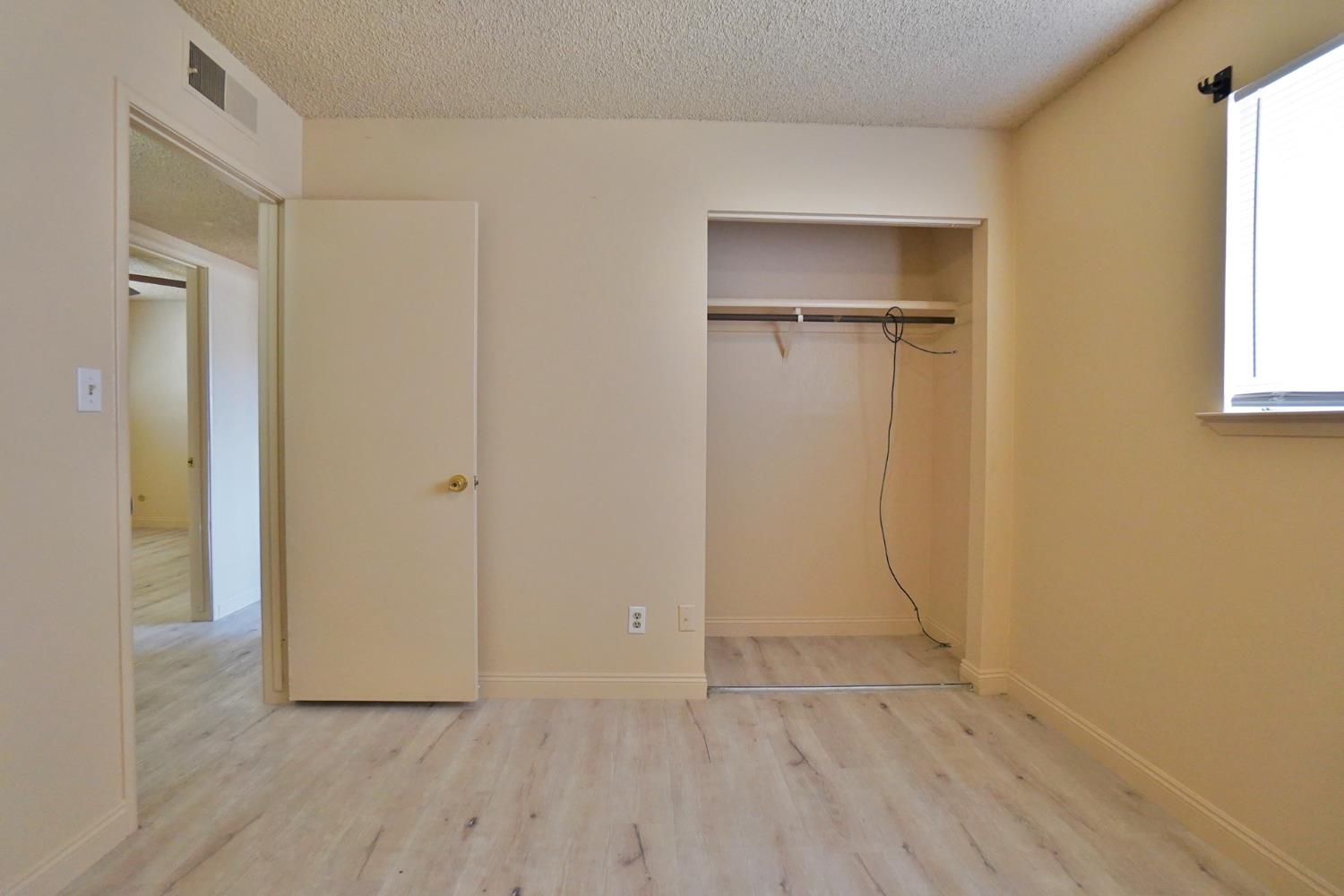 905 E Florinda St, Hanford, CA 93230
