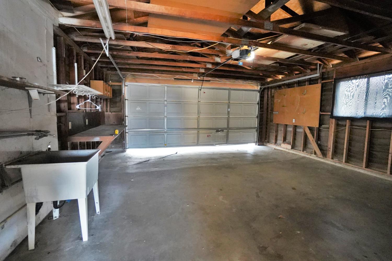 905 E Florinda St, Hanford, CA 93230