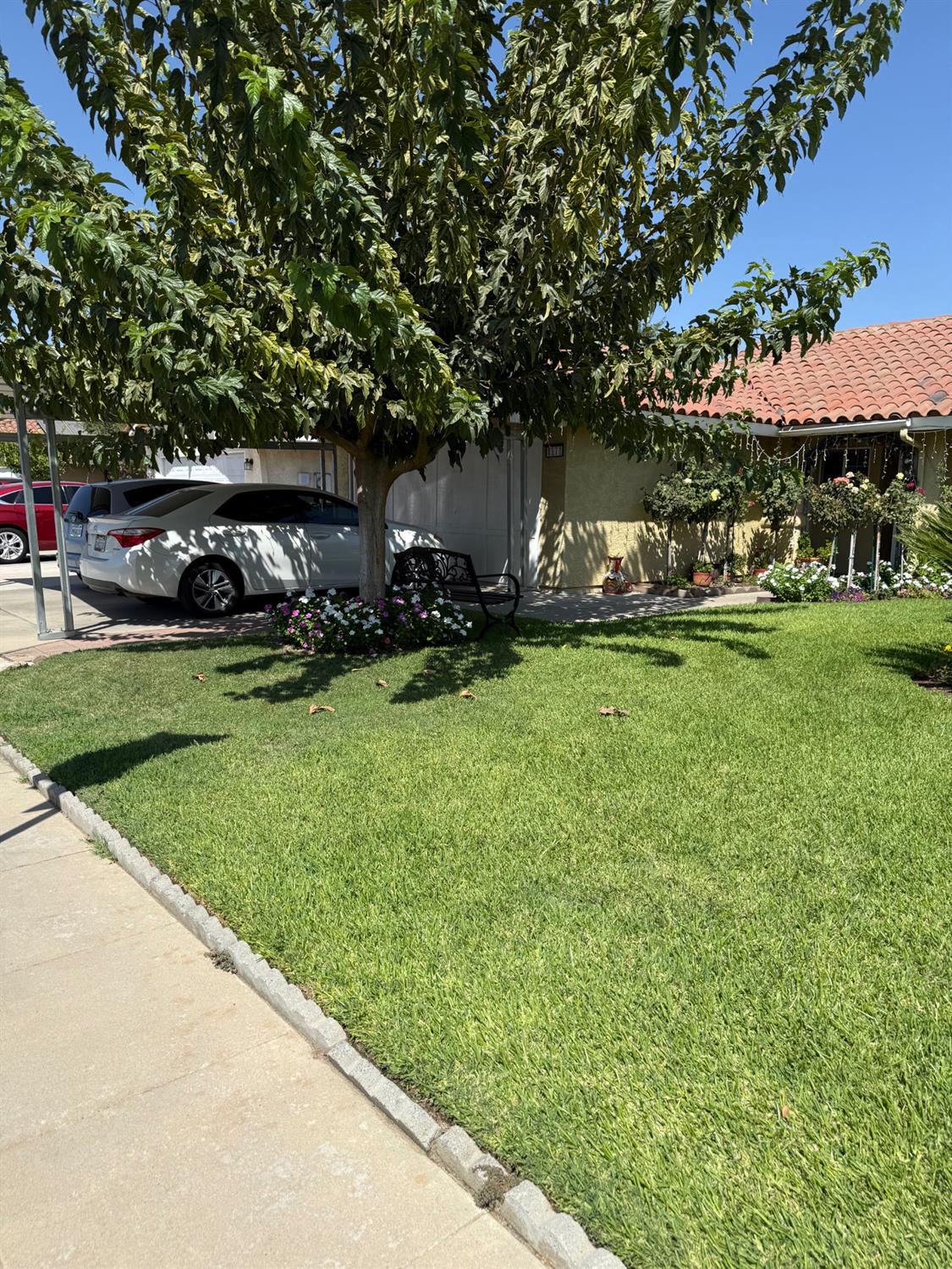8570 S Rene Lopez, Parlier, CA 93648