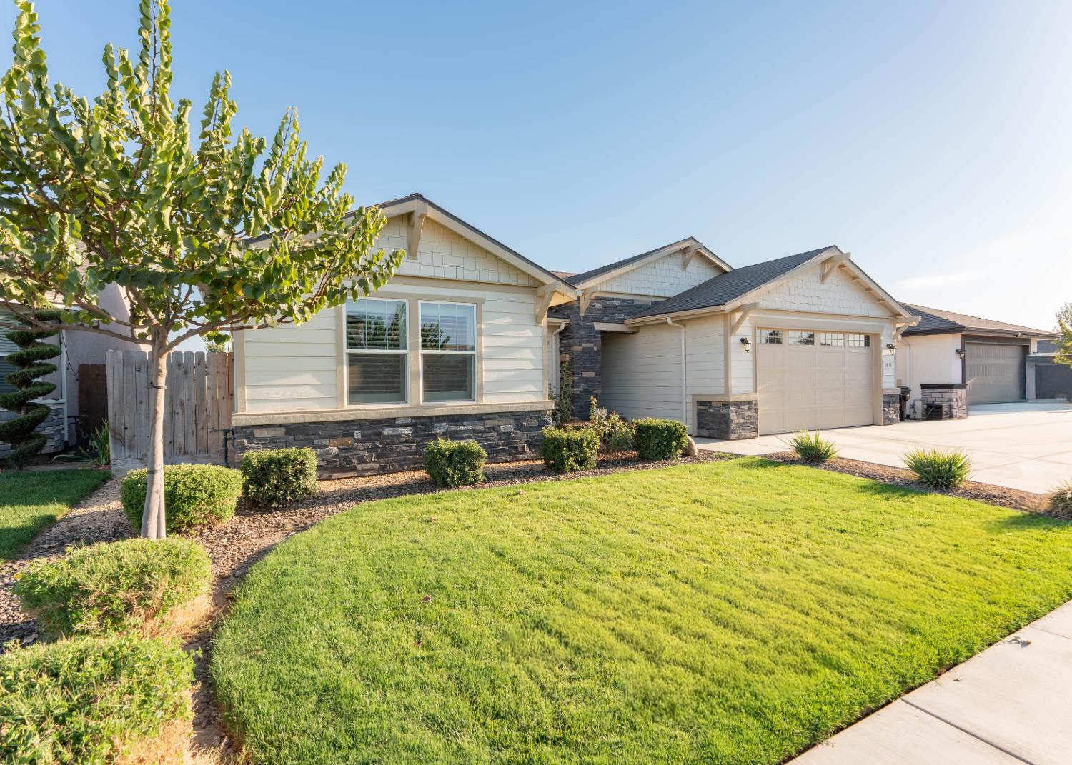 1593 W Date Ave, Porterville, CA 93257