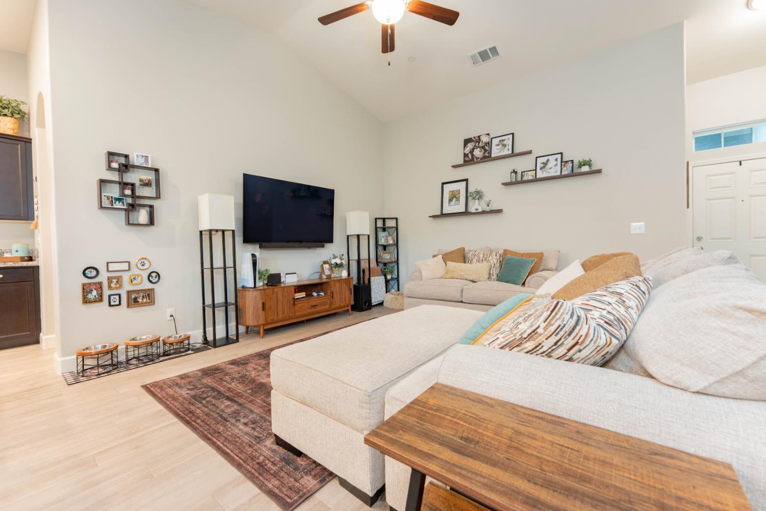 1593 W Date Ave, Porterville, CA 93257