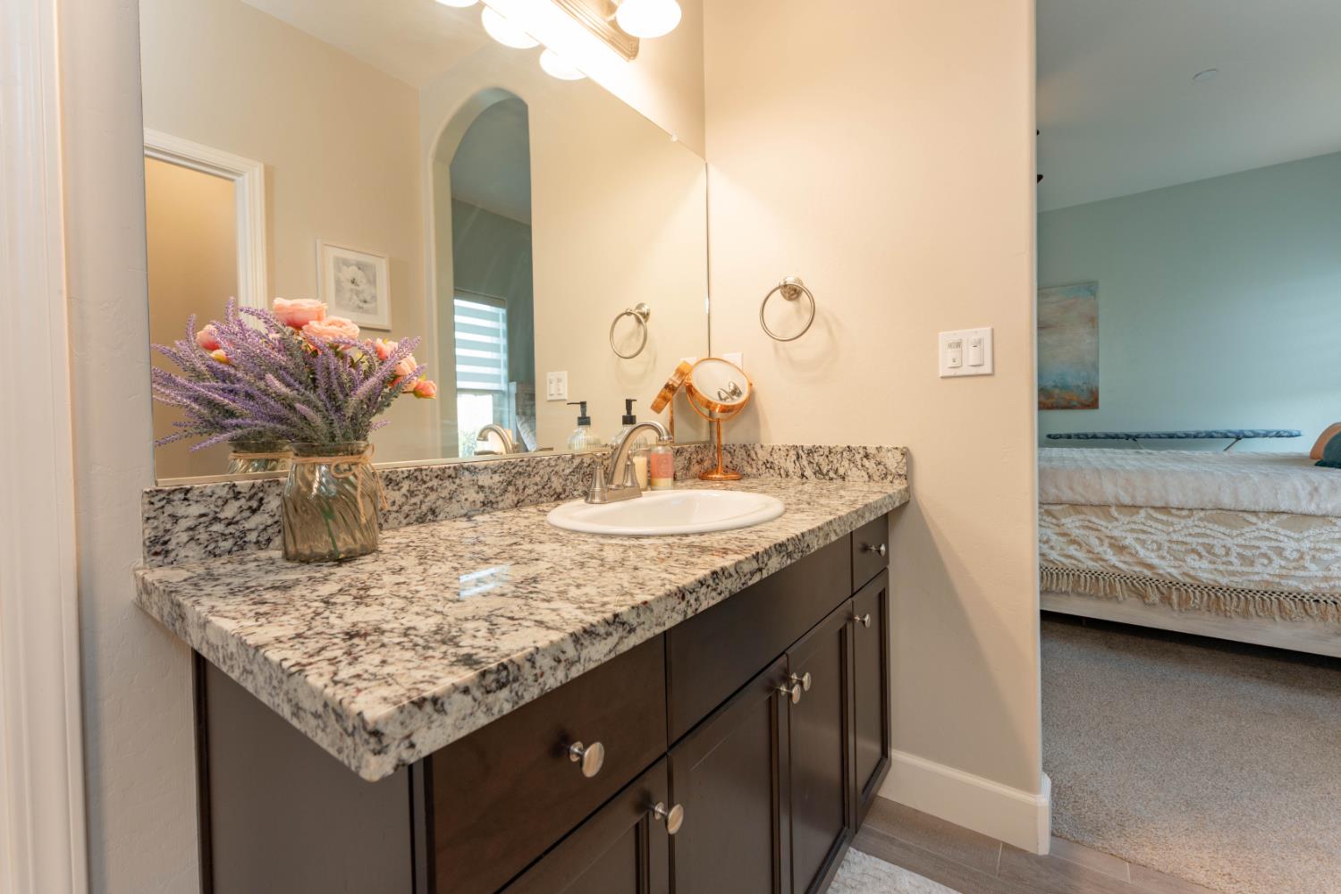 1593 W Date Ave, Porterville, CA 93257