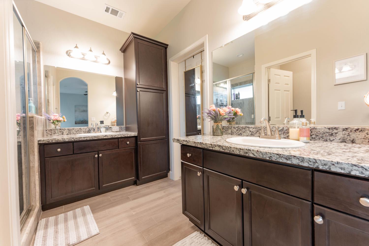 1593 W Date Ave, Porterville, CA 93257