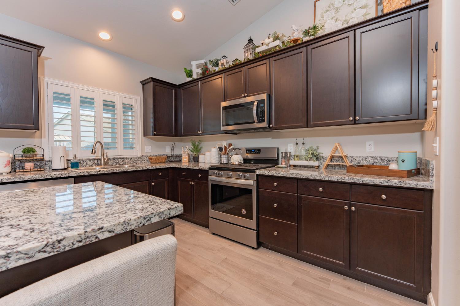 1593 W Date Ave, Porterville, CA 93257