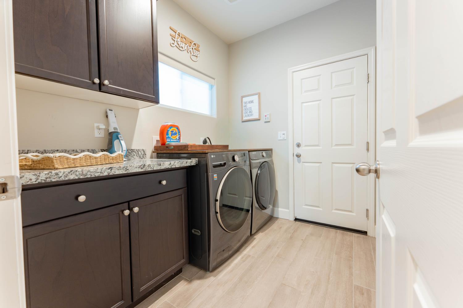 1593 W Date Ave, Porterville, CA 93257
