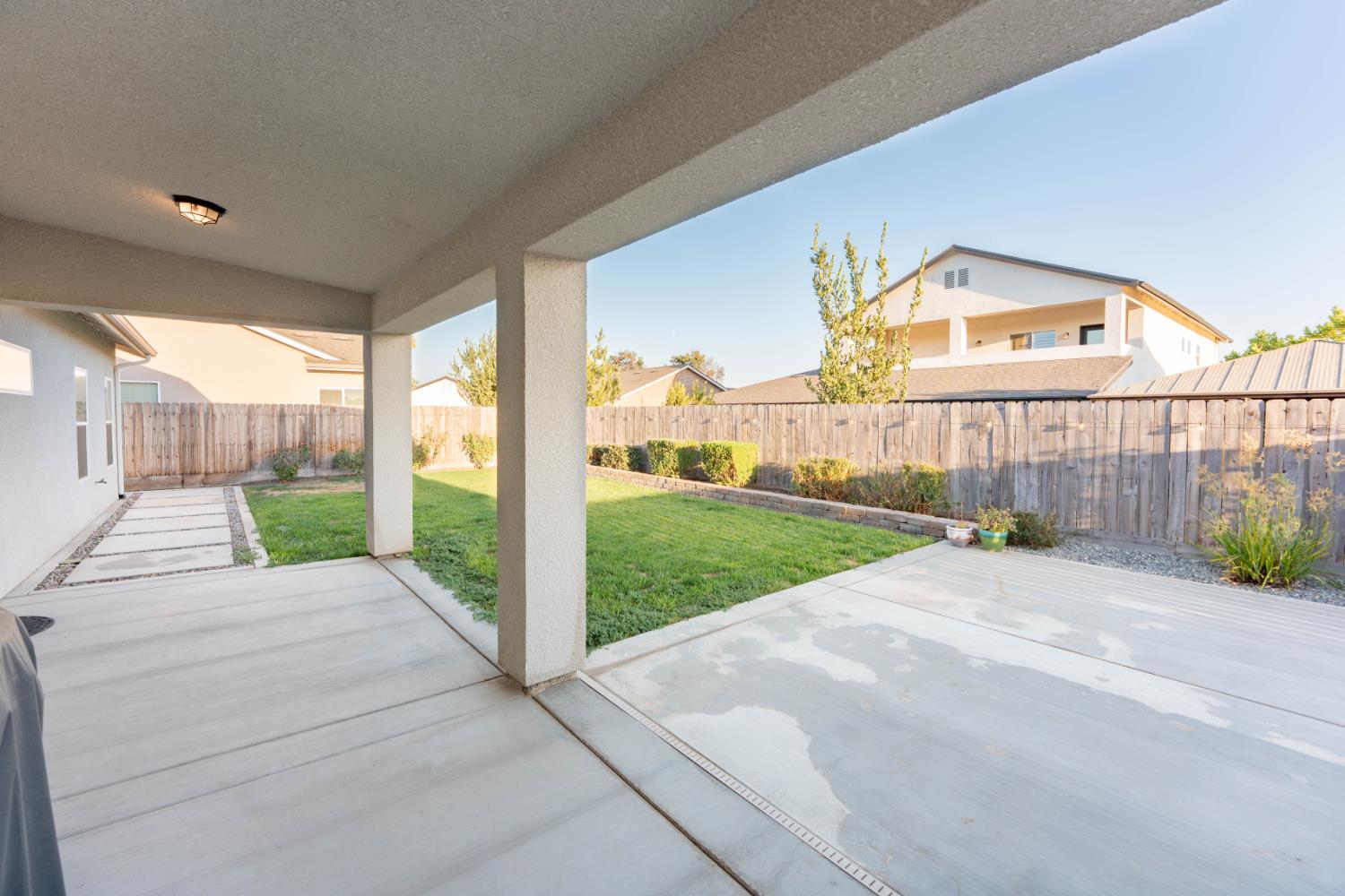 1593 W Date Ave, Porterville, CA 93257