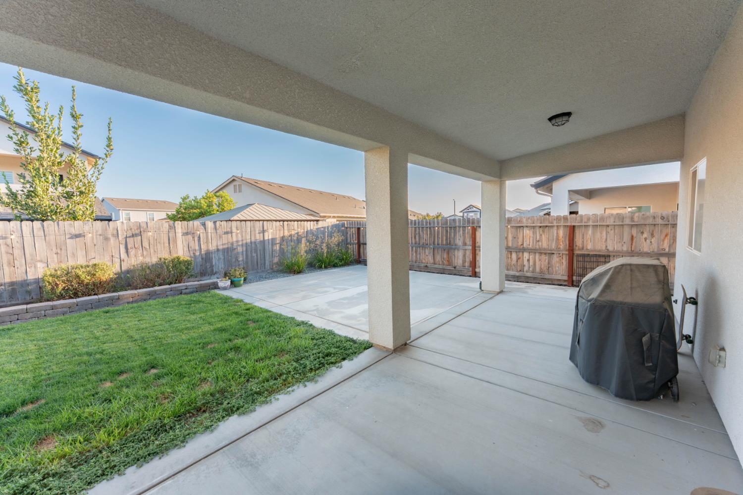 1593 W Date Ave, Porterville, CA 93257