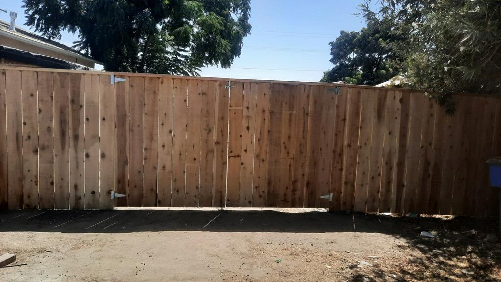 1209 W 6th St, Hanford, CA 93230