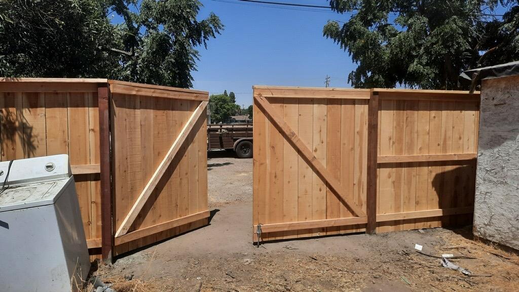 1209 W 6th St, Hanford, CA 93230