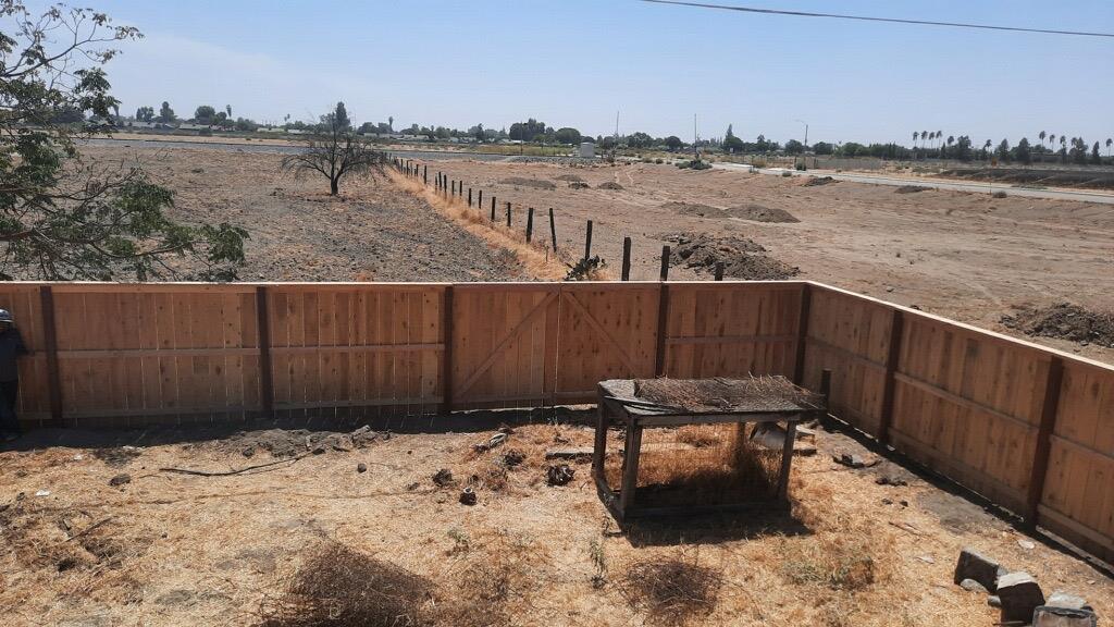 1209 W 6th St, Hanford, CA 93230