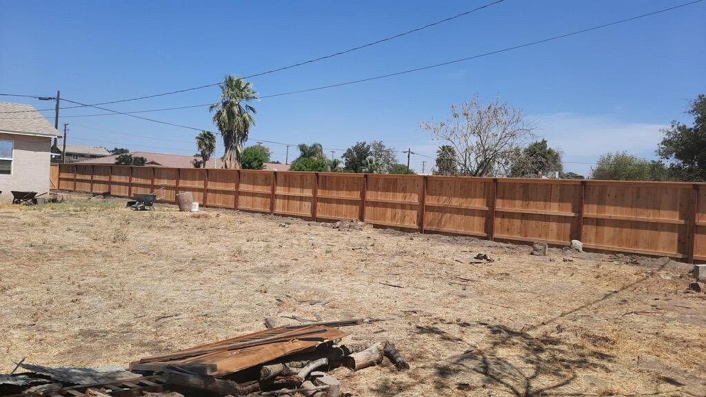 1209 W 6th St, Hanford, CA 93230