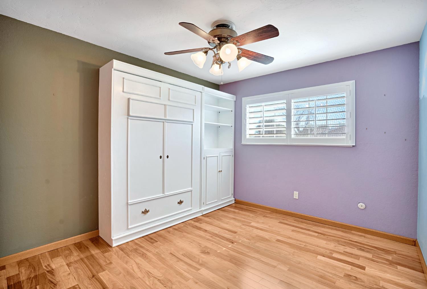 805 W Mulberry Dr, Hanford, CA 93230