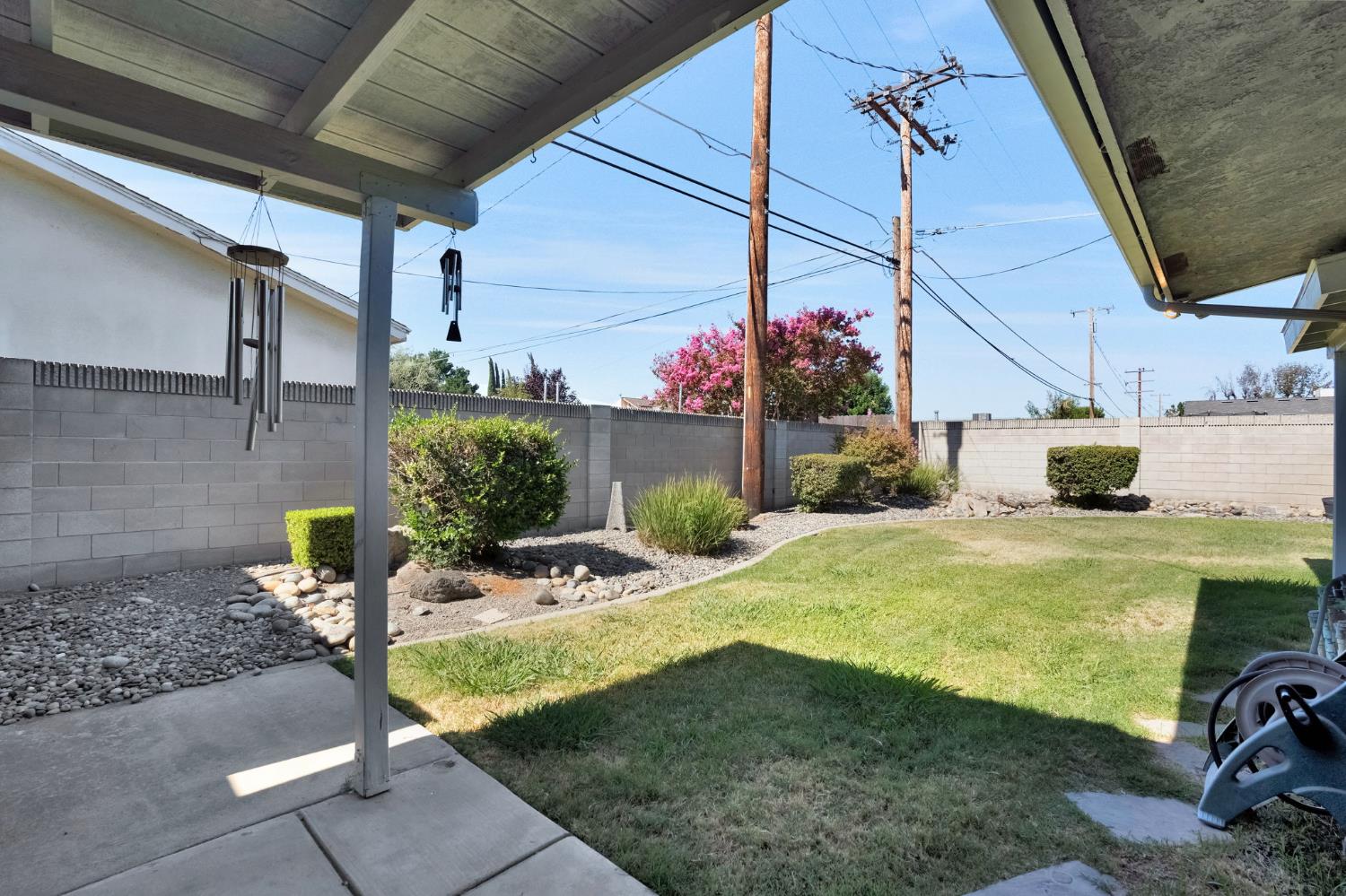 805 W Mulberry Dr, Hanford, CA 93230