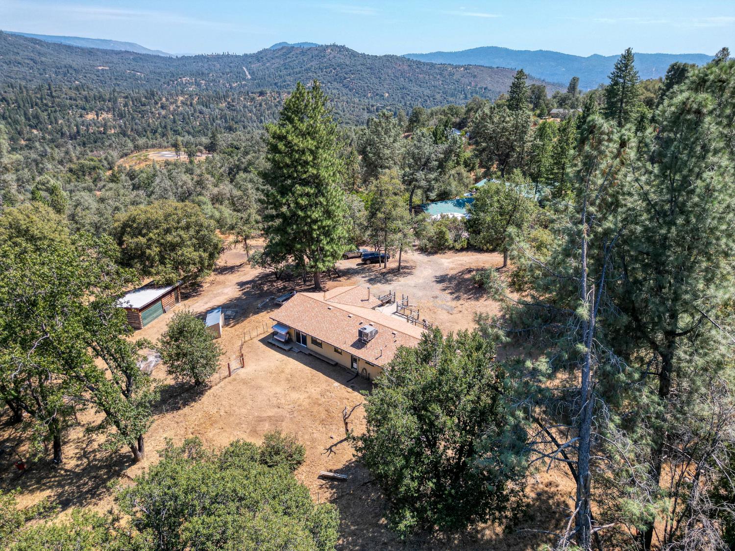 43696 Whispering Pines Dr, Oakhurst, CA 93644