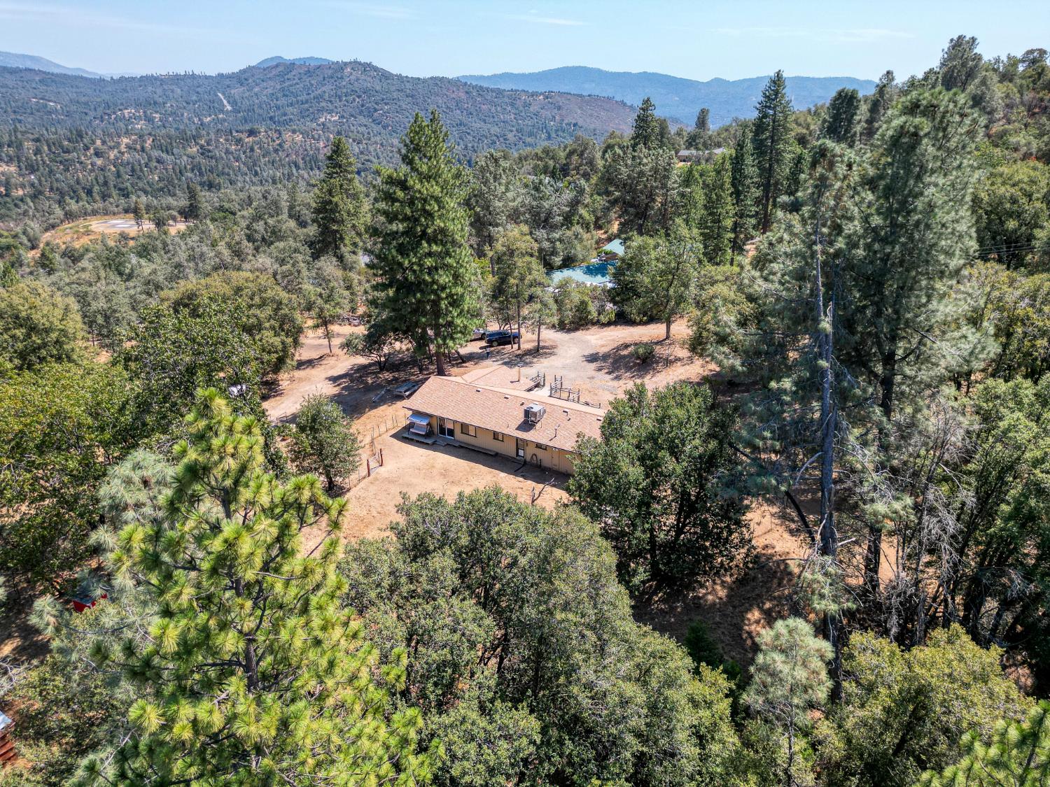 43696 Whispering Pines Dr, Oakhurst, CA 93644