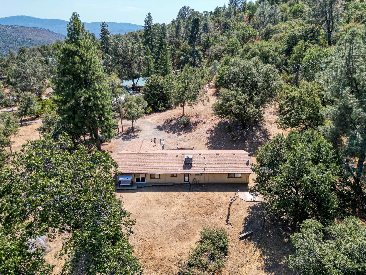 43696 Whispering Pines Dr, Oakhurst, CA 93644