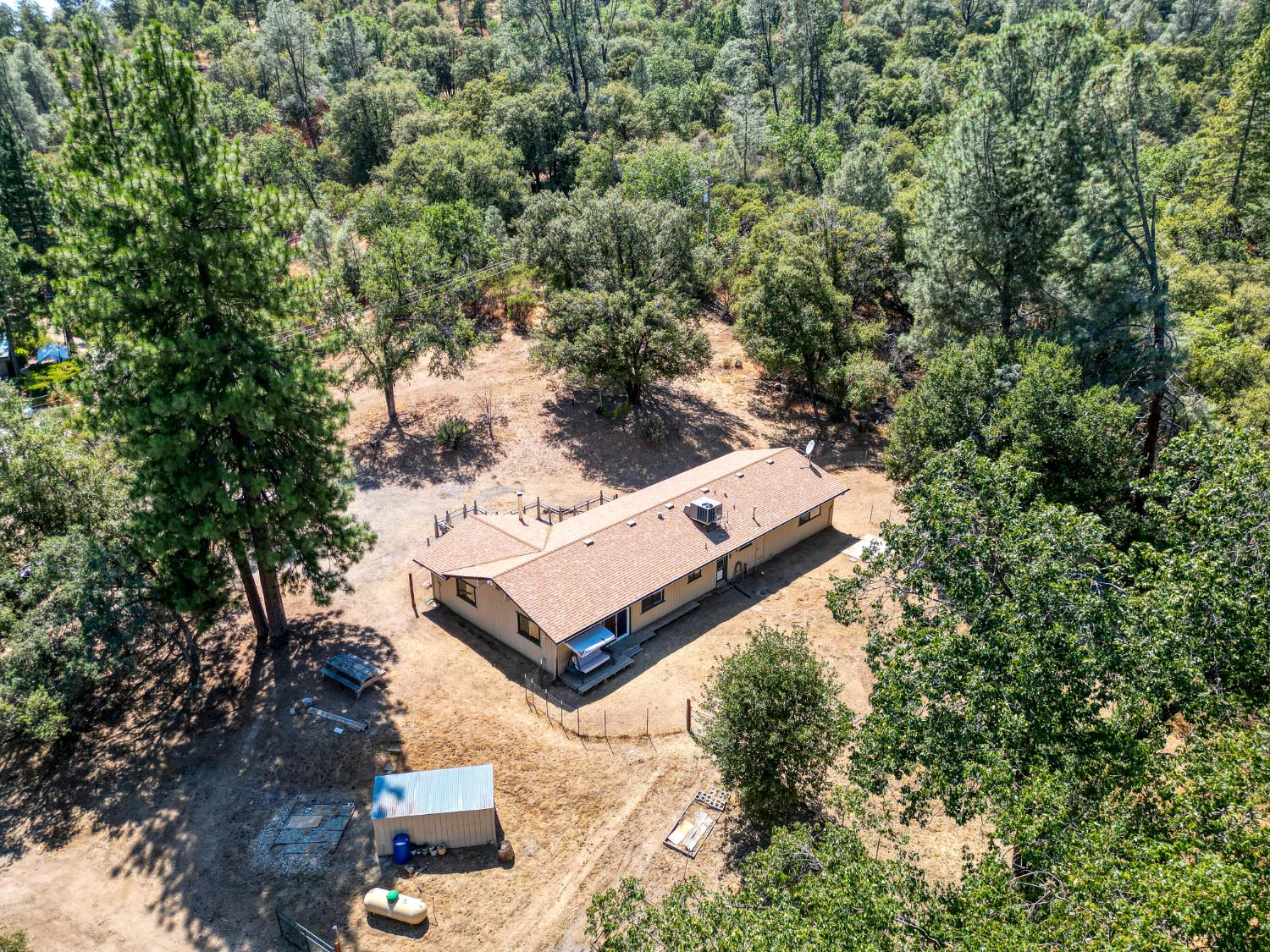43696 Whispering Pines Dr, Oakhurst, CA 93644