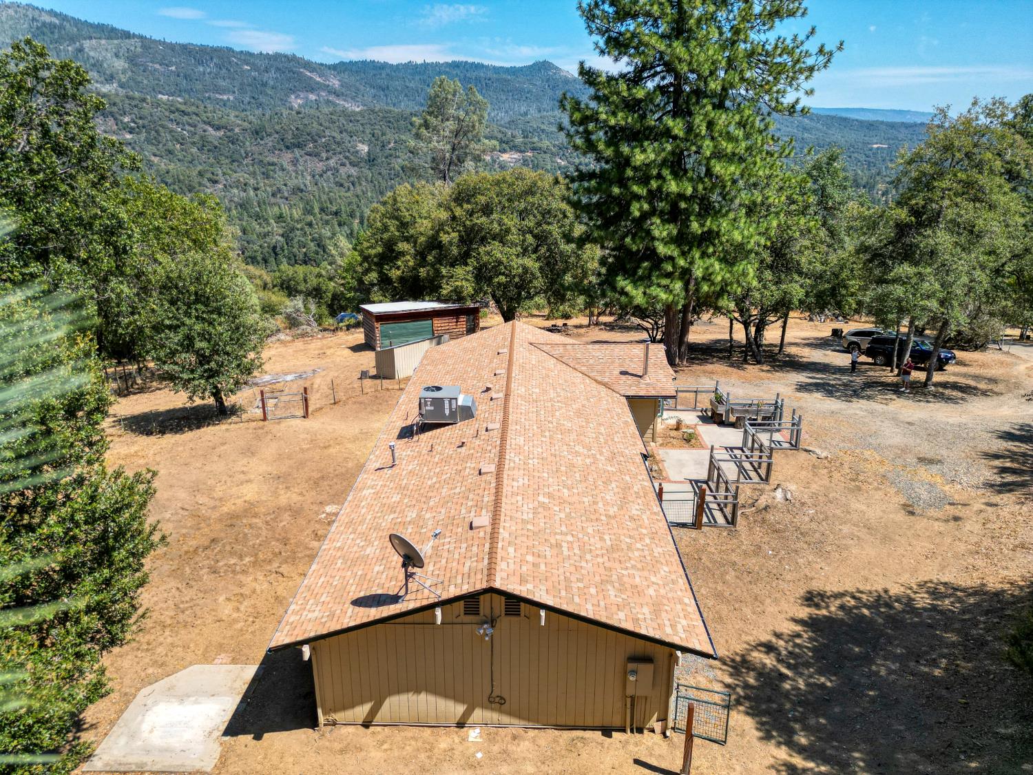43696 Whispering Pines Dr, Oakhurst, CA 93644
