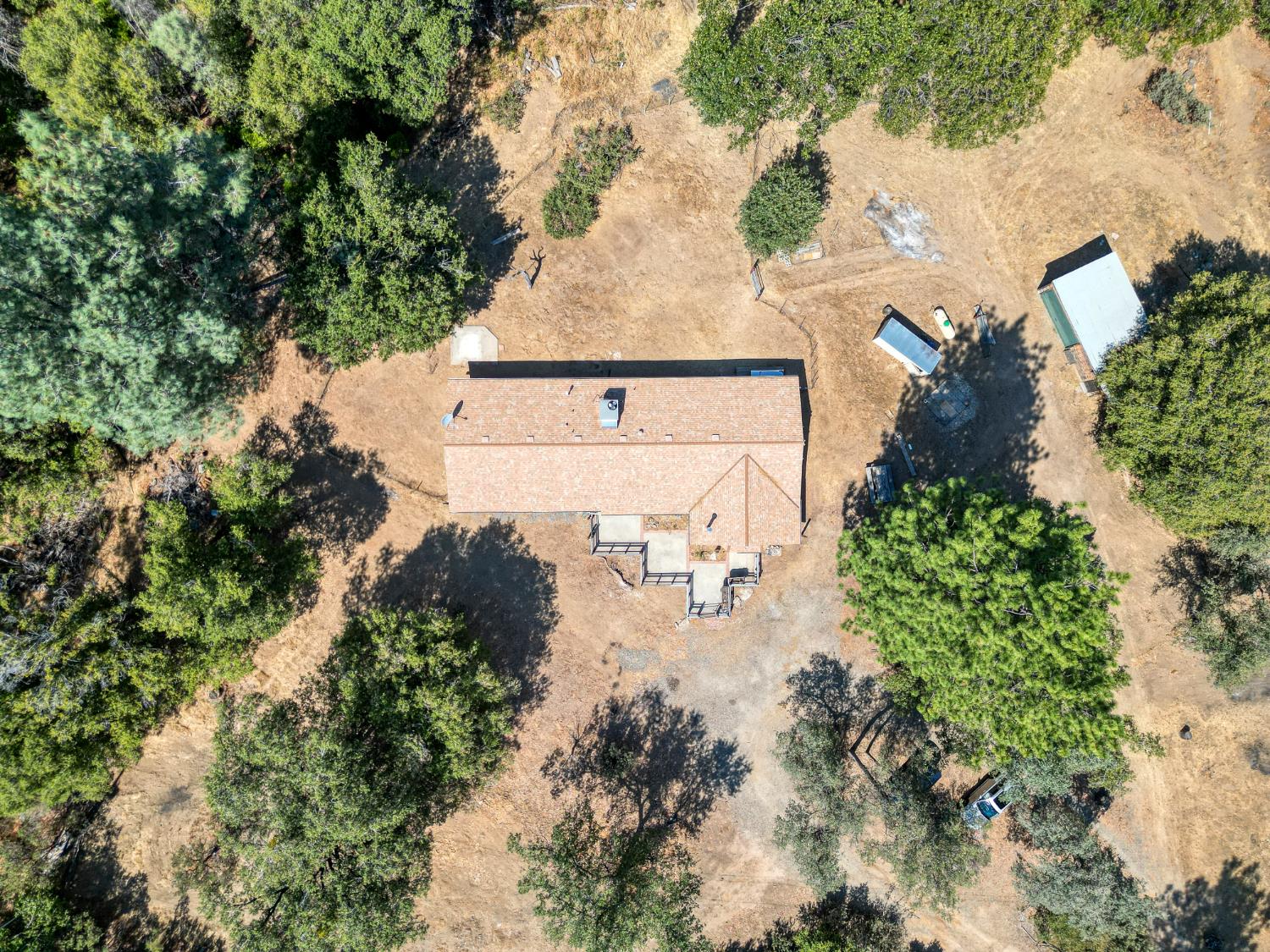 43696 Whispering Pines Dr, Oakhurst, CA 93644