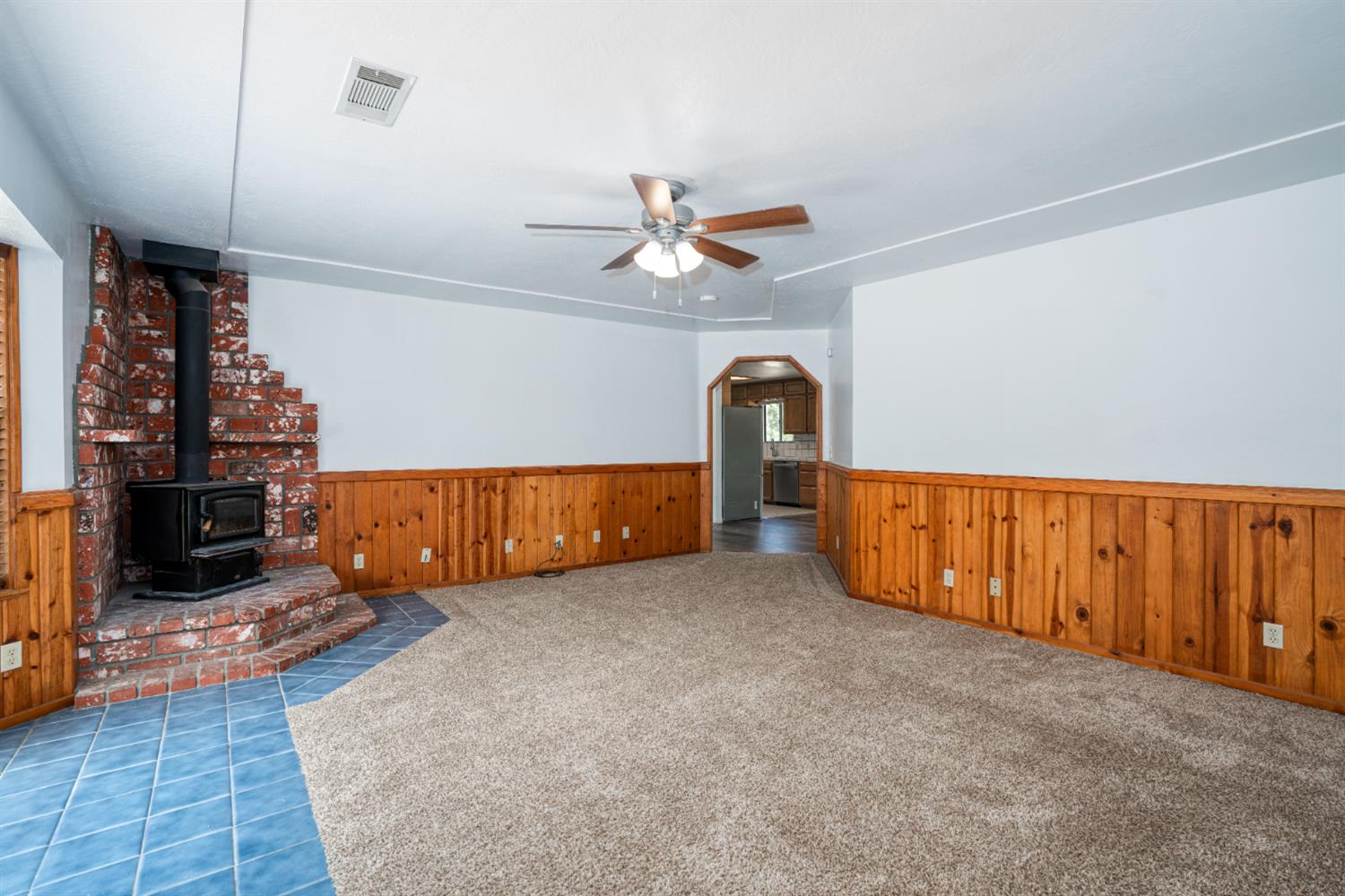 43696 Whispering Pines Dr, Oakhurst, CA 93644