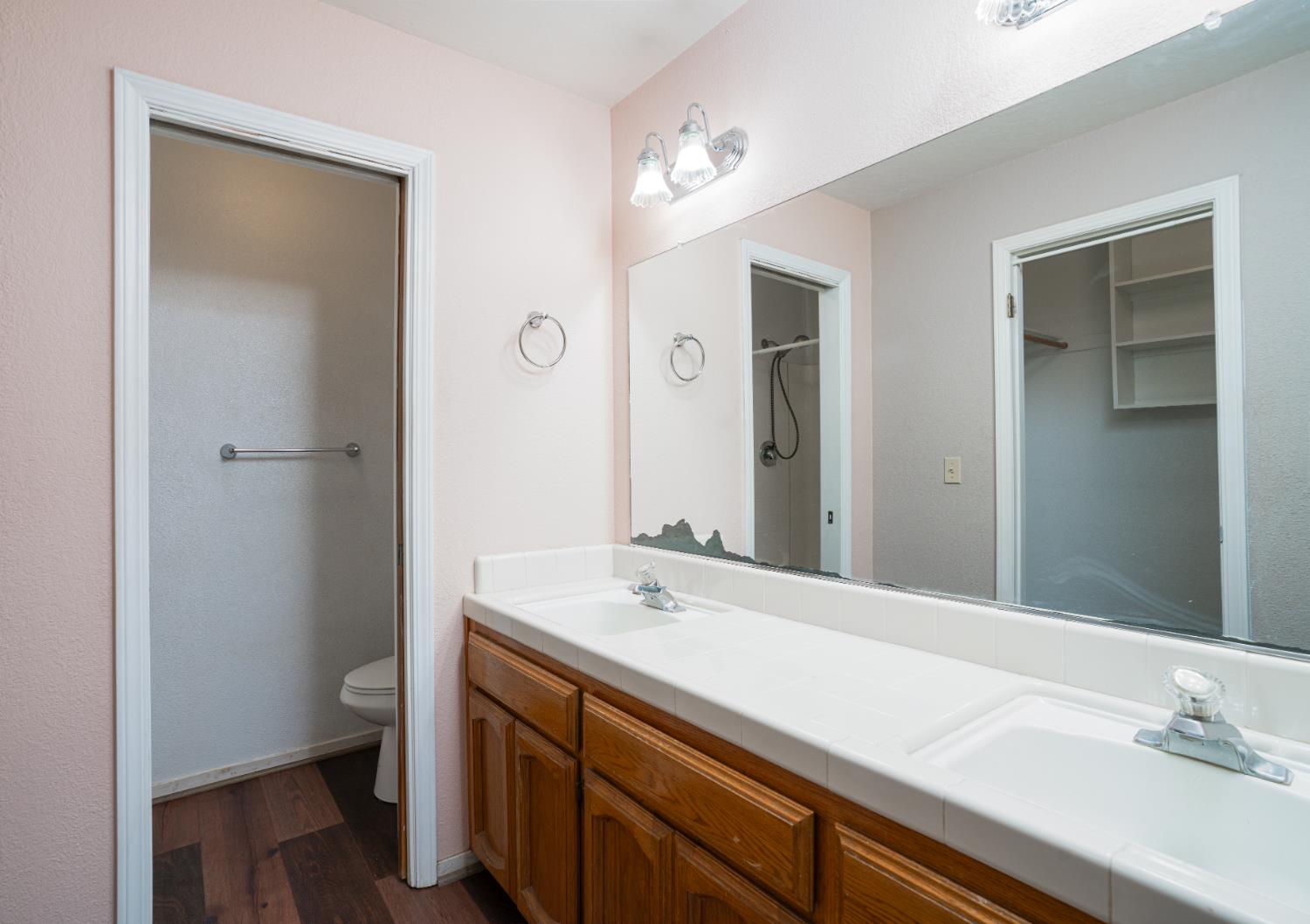 43696 Whispering Pines Dr, Oakhurst, CA 93644
