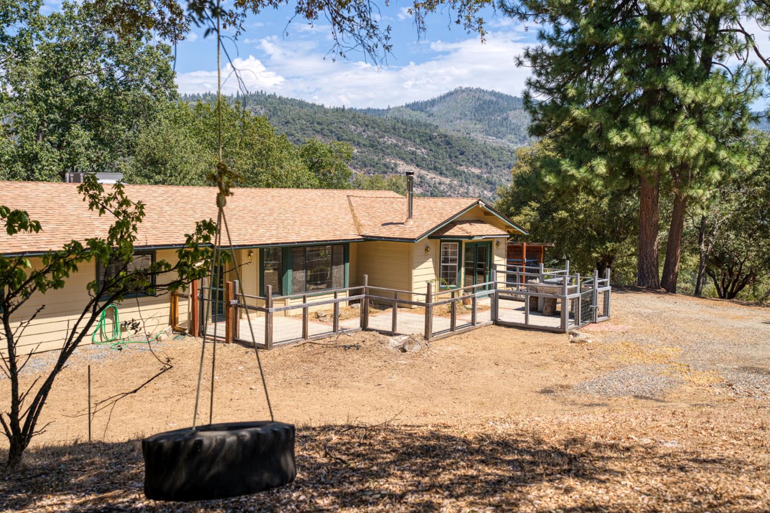 43696 Whispering Pines Dr, Oakhurst, CA 93644