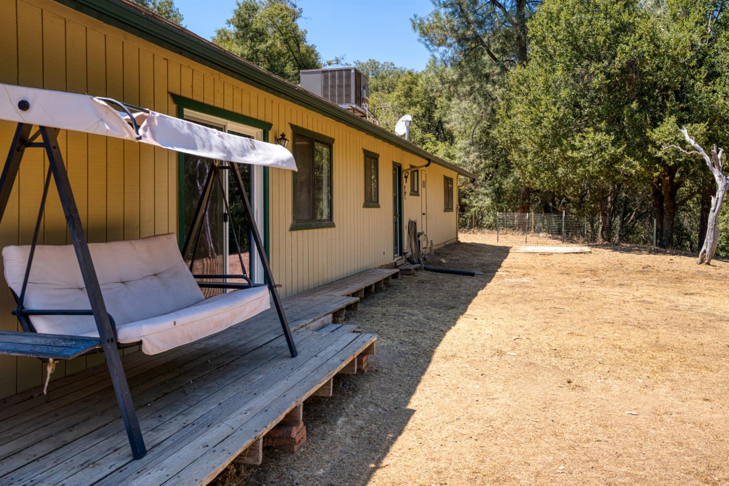 43696 Whispering Pines Dr, Oakhurst, CA 93644