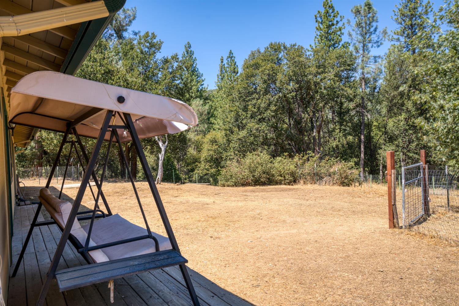 43696 Whispering Pines Dr, Oakhurst, CA 93644